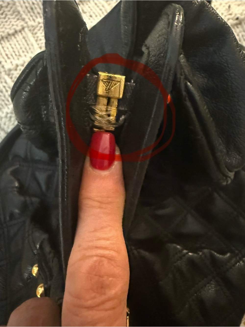 Marc Jacobs - Black Quilted Shoulder Bag with Gold Chain Accent - Picture 10 of 10